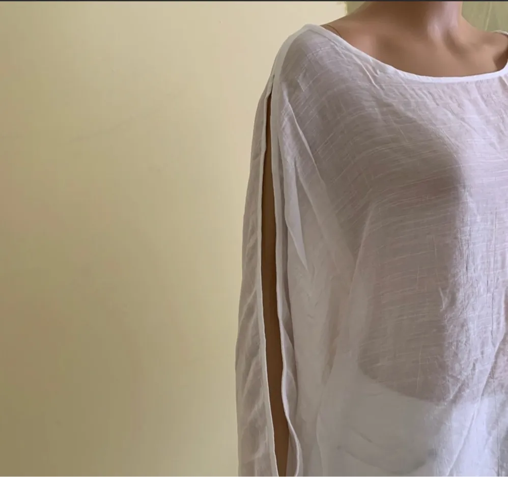GAUZE SLIT-SLEEVE DOLMAN TOP